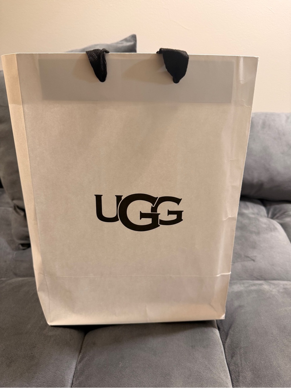 UGG Women Black Sherpa Scarf - Picture 8 of 8